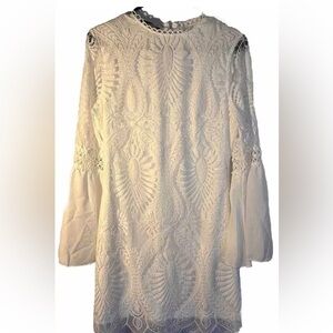 NWOT Gorgeous Eilly Bazar White Lace Bell Sleeve Dress Ladies Size Medium NWOT